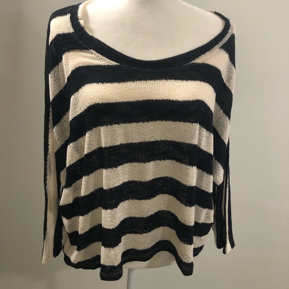 Stripped loose top 3/4 sleeve - Picture 2 of 7